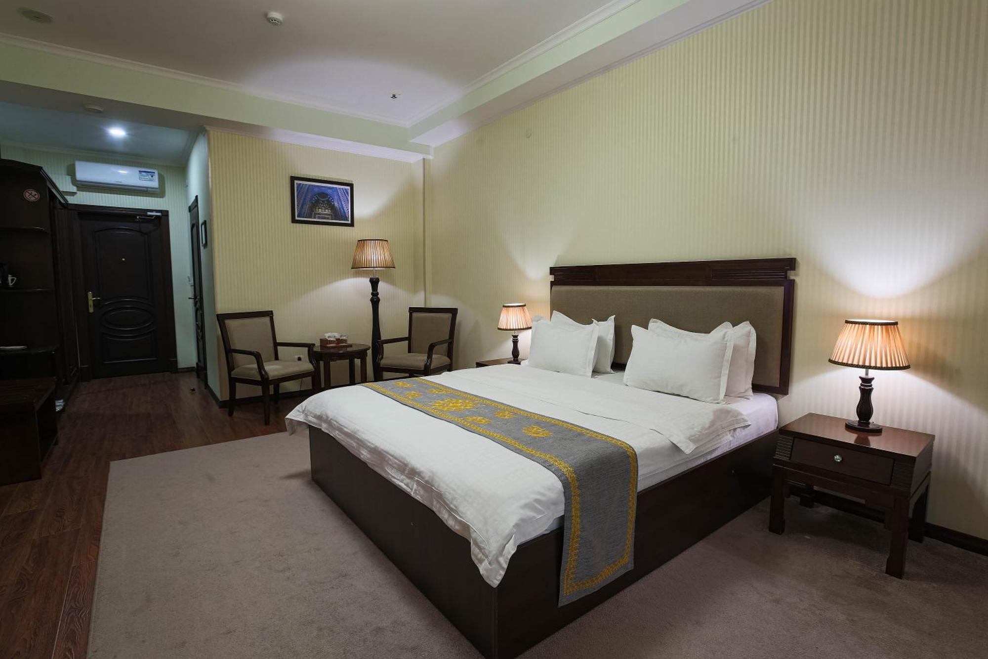 Hotel Zargaron Plaza Buchara Exterior foto
