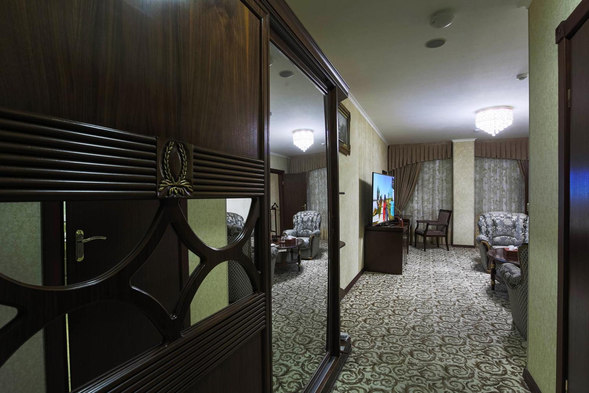 Hotel Zargaron Plaza Buchara Exterior foto