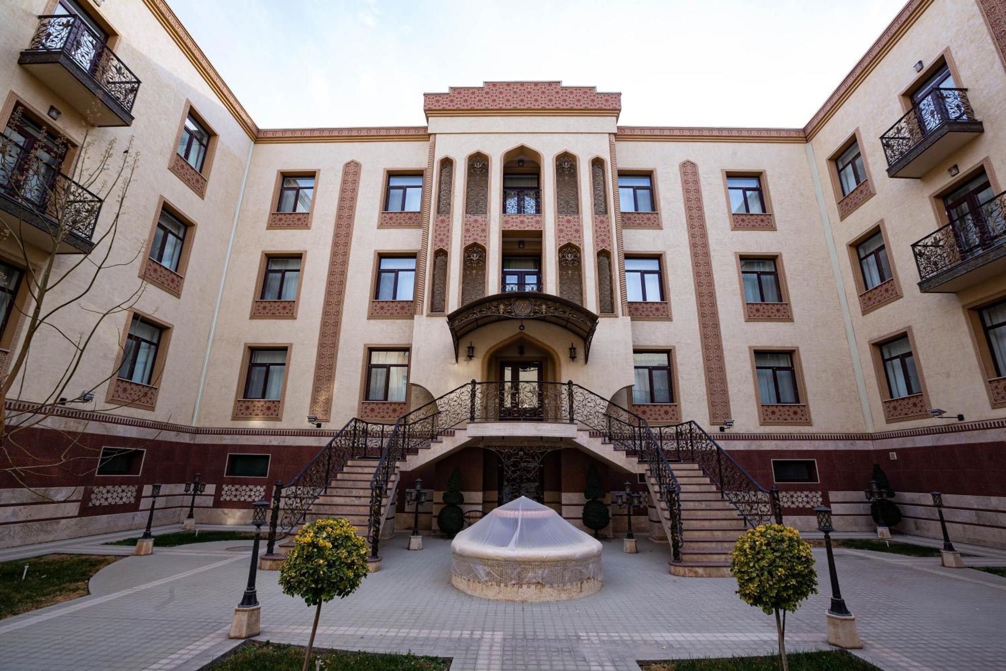 Hotel Zargaron Plaza Buchara Exterior foto