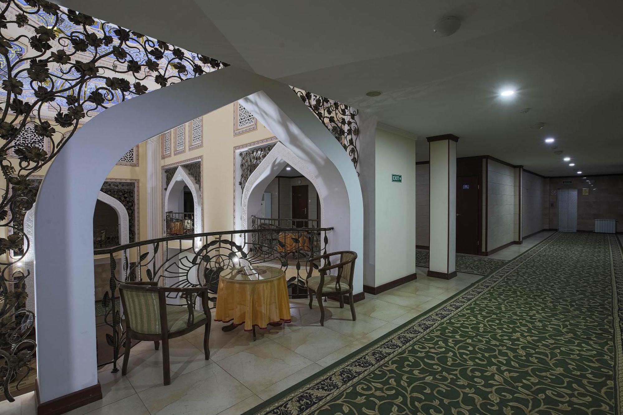 Hotel Zargaron Plaza Buchara Exterior foto
